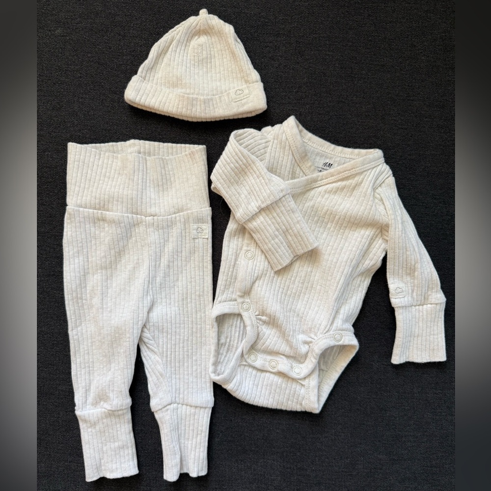 H&M Ivory Ribbed Baby Outfit